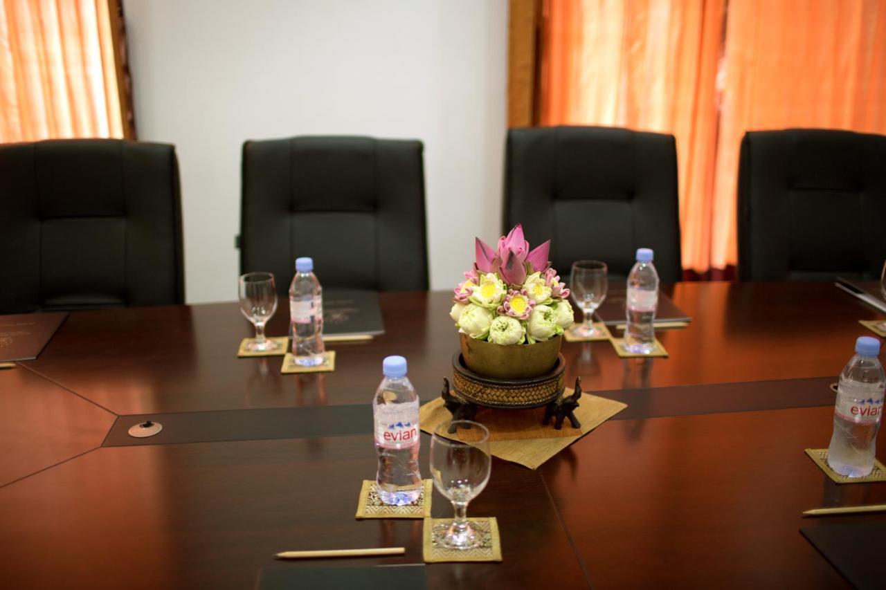 Sokchea Angkor Hotel Siem Reap Bagian luar foto